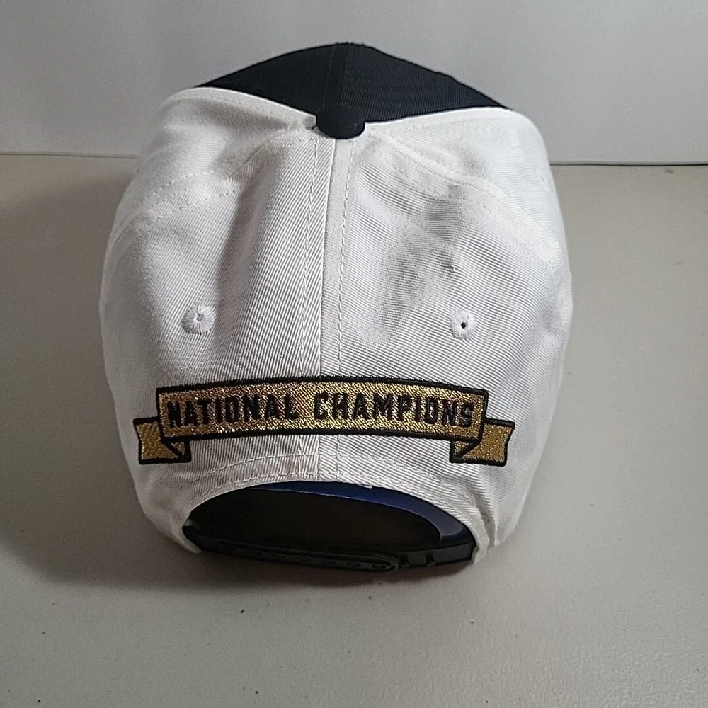 NIKE UConn Huskies 2024 Mens Basketball National Champions Locker Room Hat
